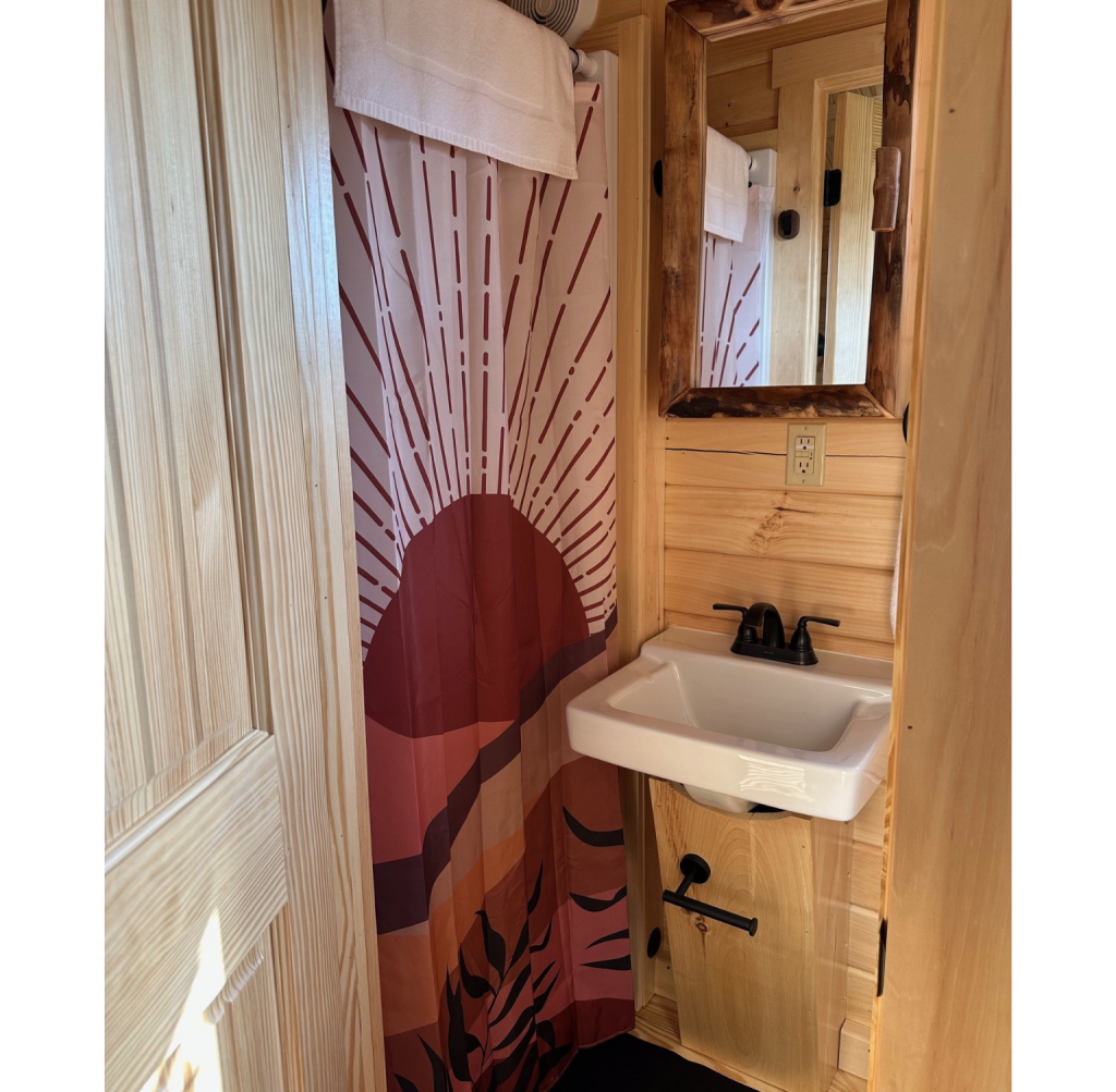 Cabin Bathroom 1 1024x1003
